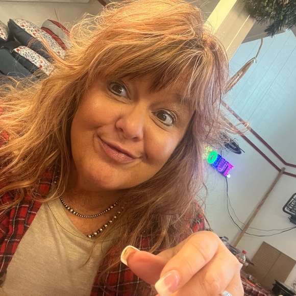 Meet your Posher, Cydney - Picture 1 of 1